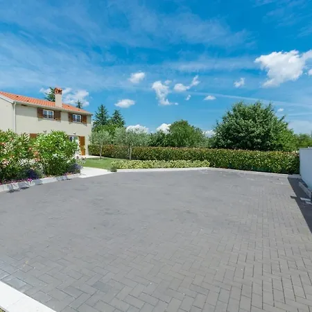 Casa * Žbandaj